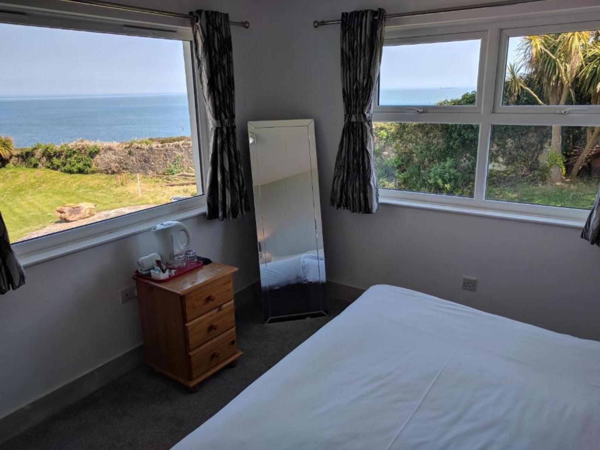 Mayfair Hotel - Isle Of Wight シャンクリン エクステリア 写真